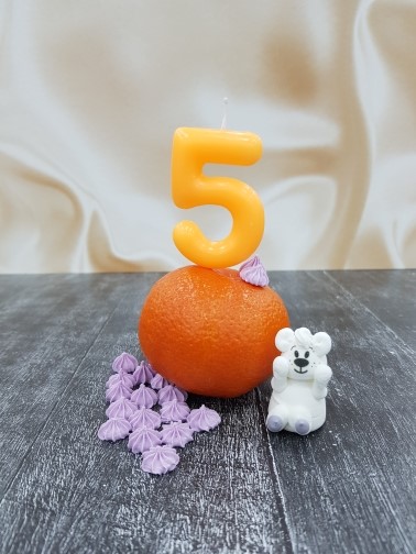 Свеча цифра простая оранжевая "5", 6см.