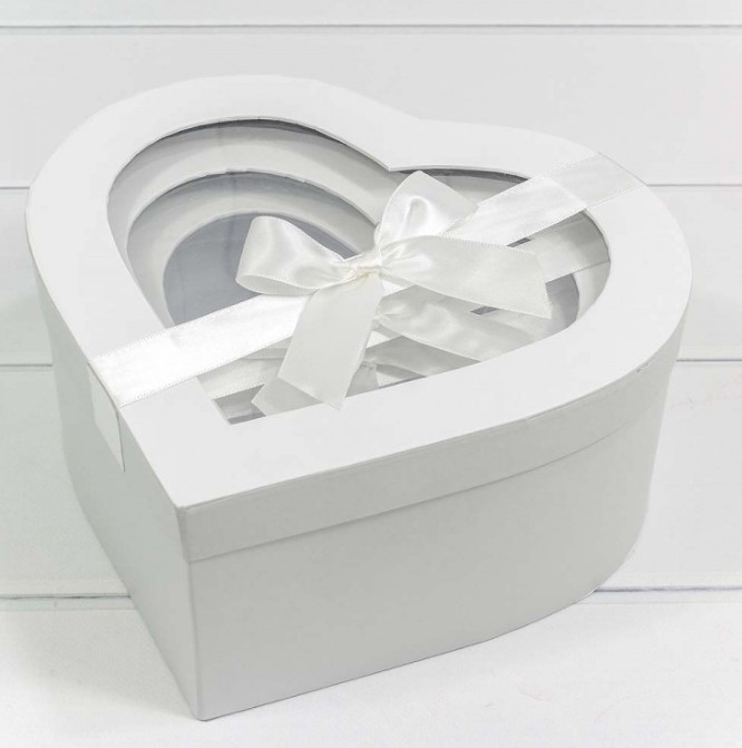 Коробка "Сердце" Белый  23.8*22.8*10 см